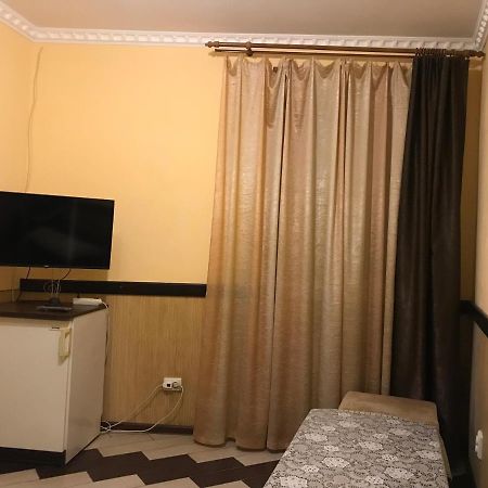 Львів Центр Міста Apartment In The Center Of Lviv Поруч Громадська Парковка Bagian luar foto