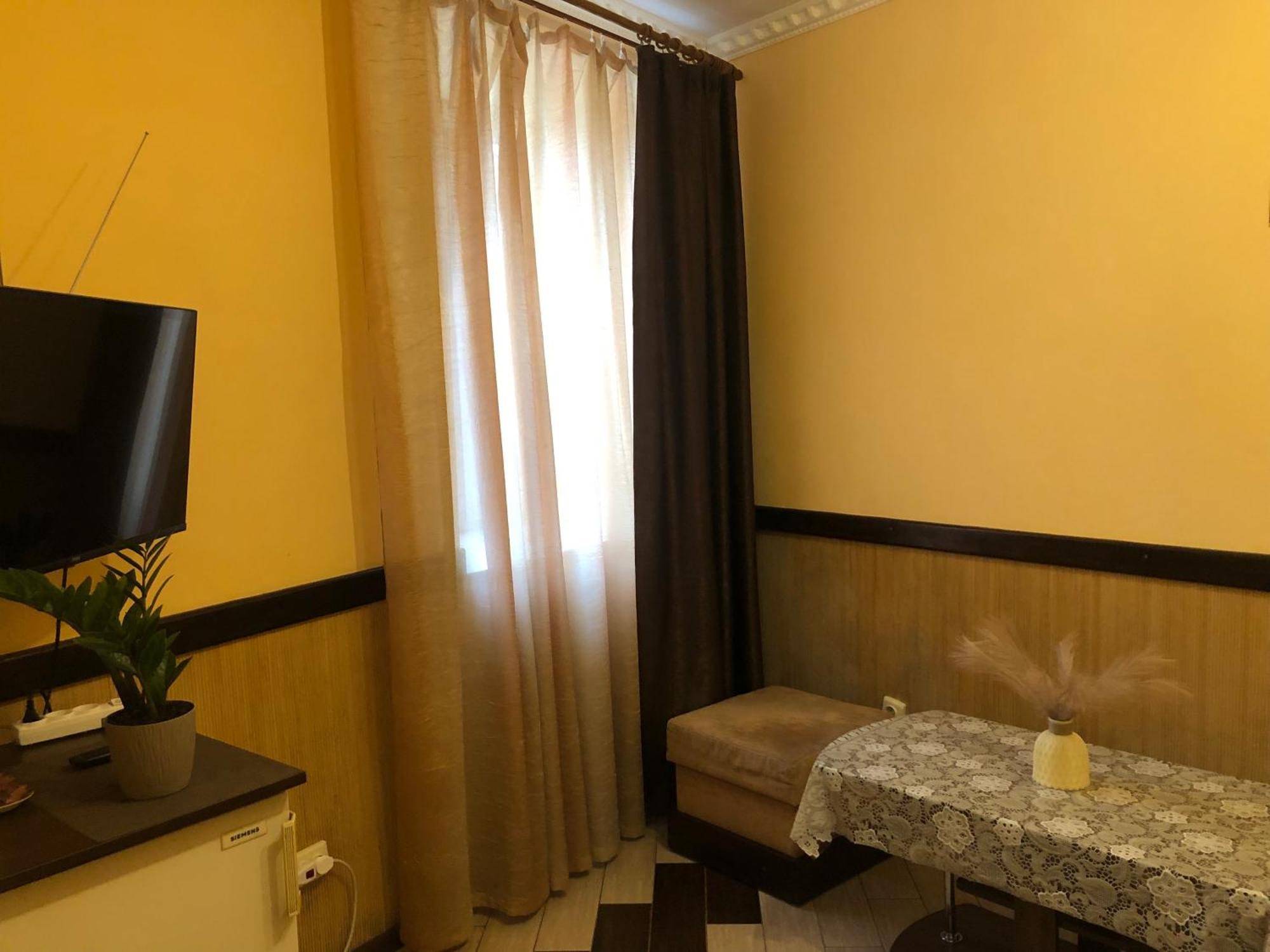 Львів Центр Міста Apartment In The Center Of Lviv Поруч Громадська Парковка Bagian luar foto